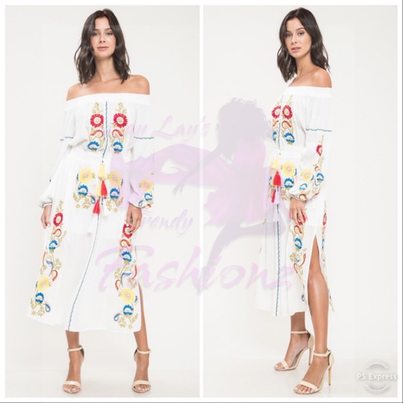 L'ATISTE Dresses & Skirts - Boho Embroidered Midi Dress